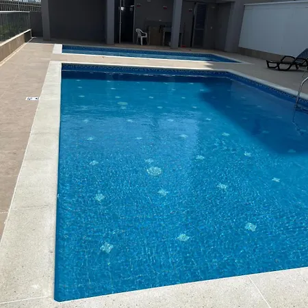 Refugio Moderno En Las Alturas Apartamento
