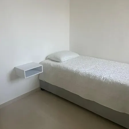 Refugio Moderno En Las Alturas